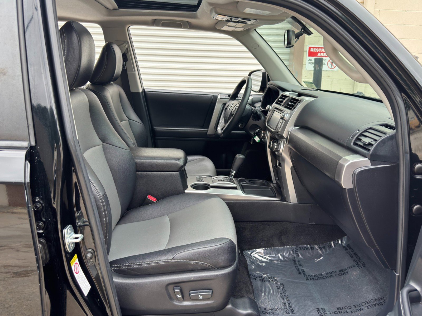 Used 2016 Toyota 4Runner SR5 Premium RWD image 15