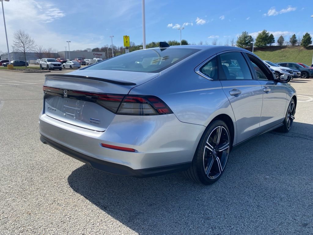 Used 2025 Honda Accord Sport image 3