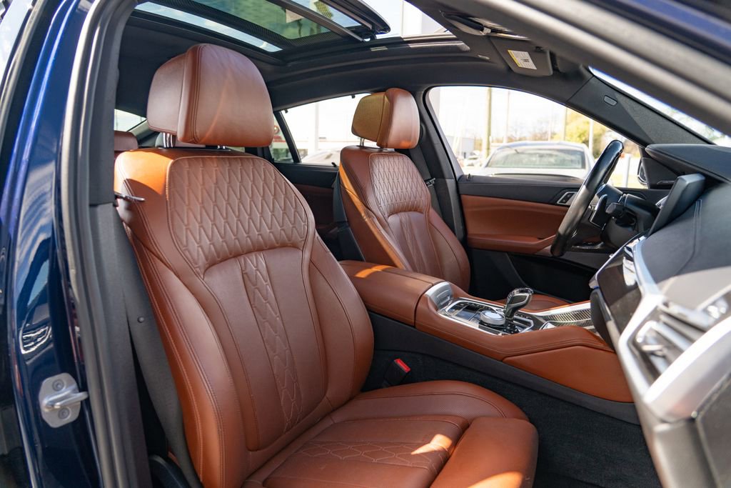 Used 2022 BMW X6 M50i w/ Executive Package image 22