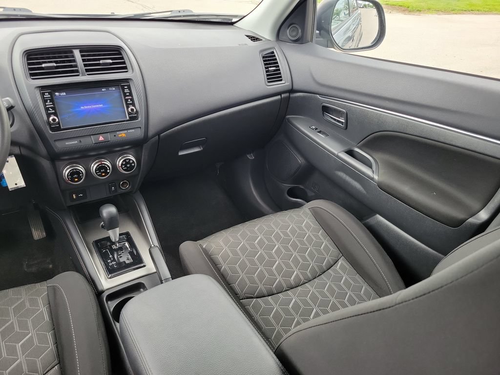 Used 2023 Mitsubishi Outlander Sport ES AWD/4WD image 8