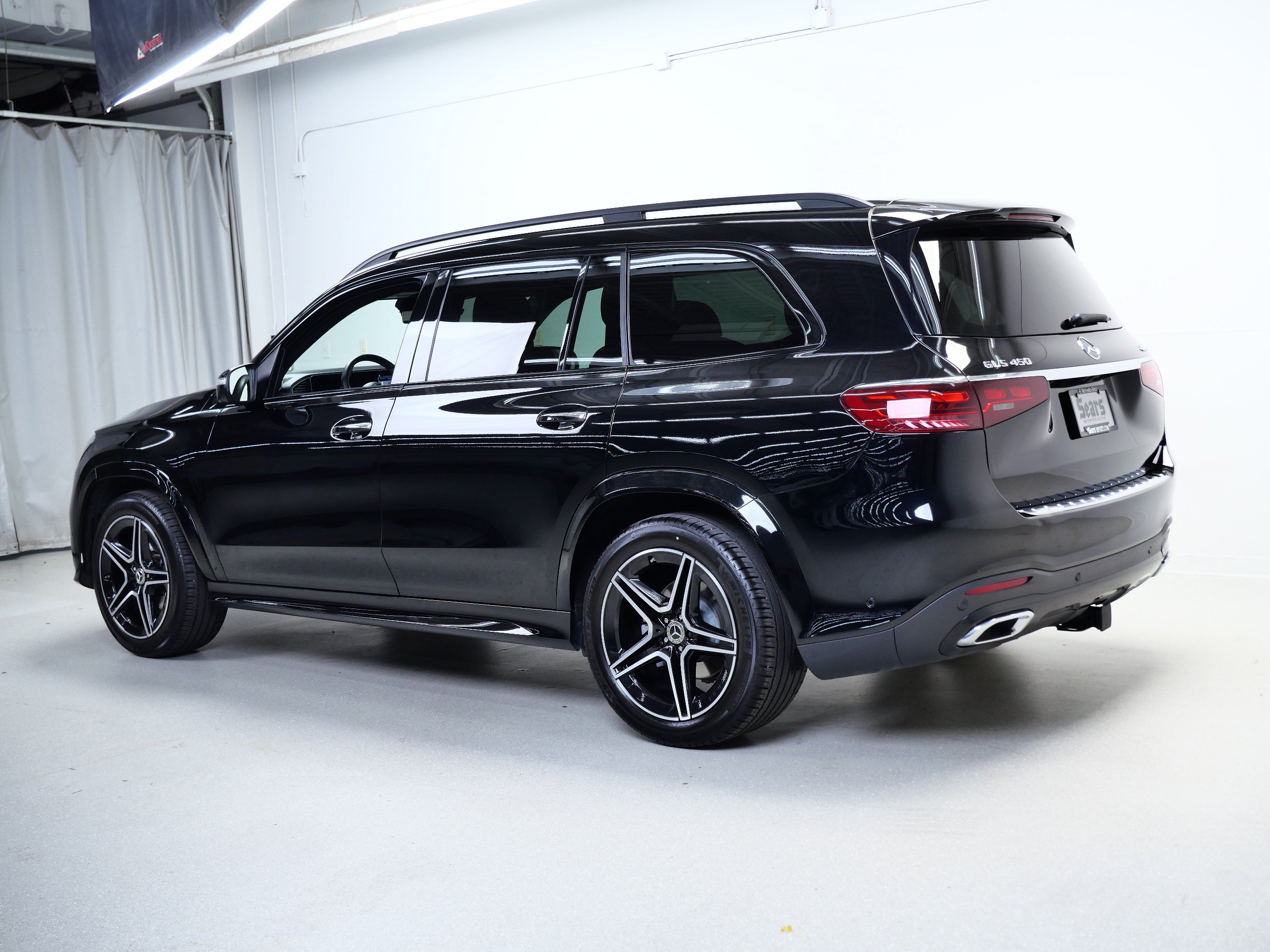 Used 2025 Mercedes-Benz GLS 450 4MATIC image 11