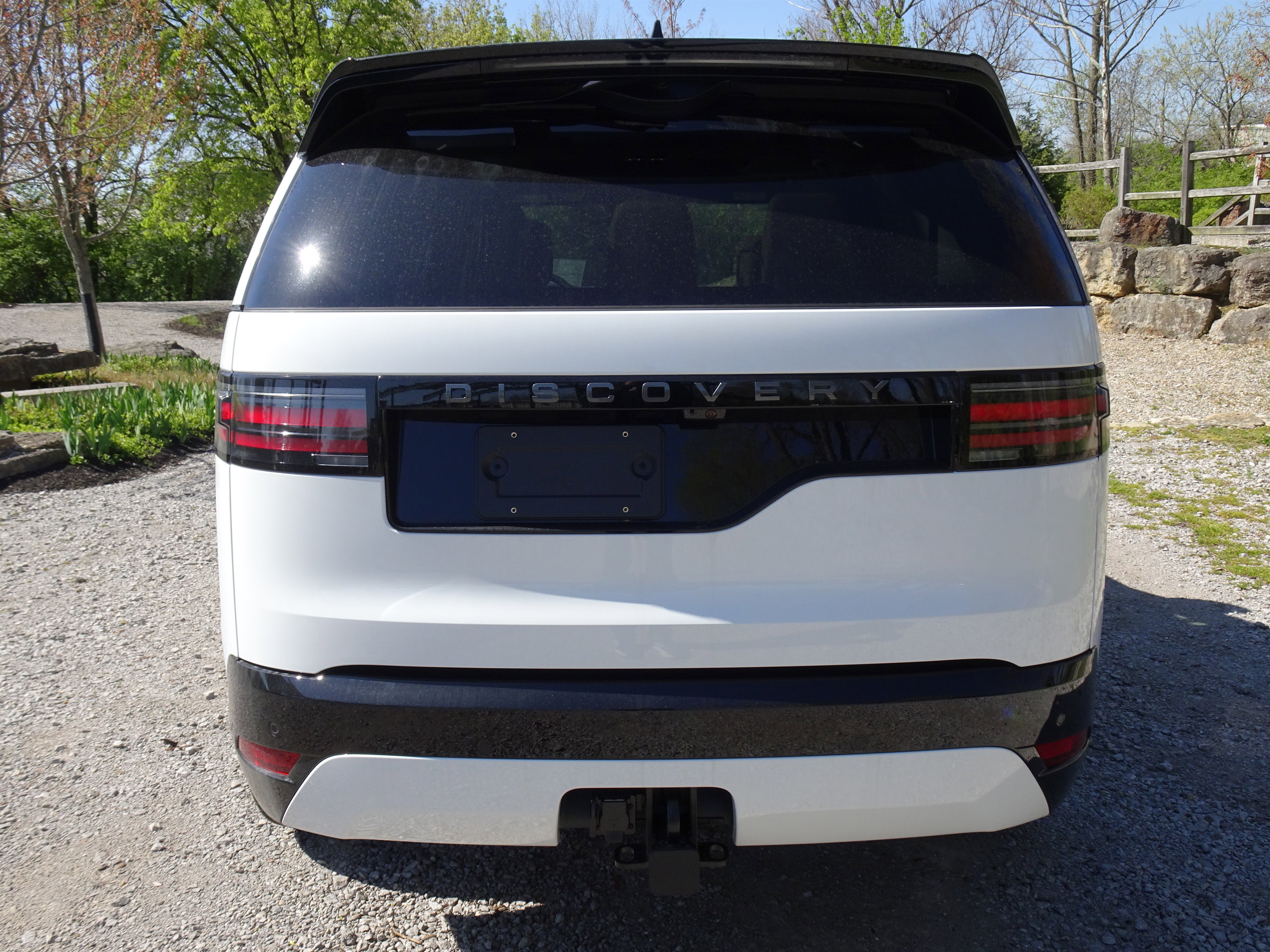 New 2025 Land Rover Discovery Dynamic SE image 9