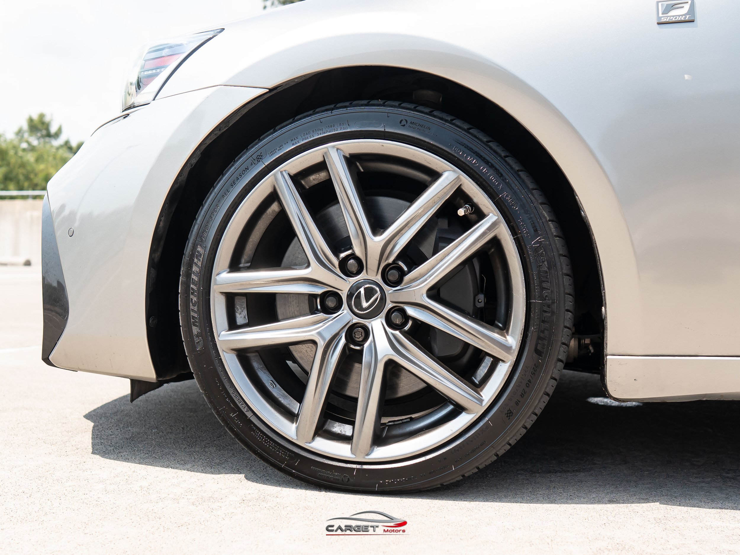 Used 2019 Lexus IS 300 F Sport w/ F Sport Package RWD image 10