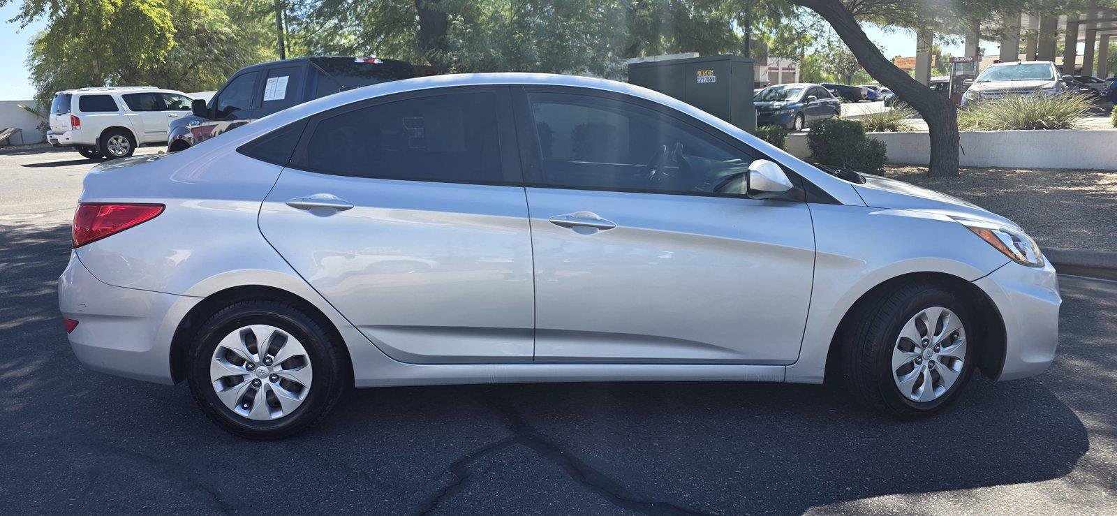 Used 2015 Hyundai Accent GLS w/ Option Group 02 FWD image 4