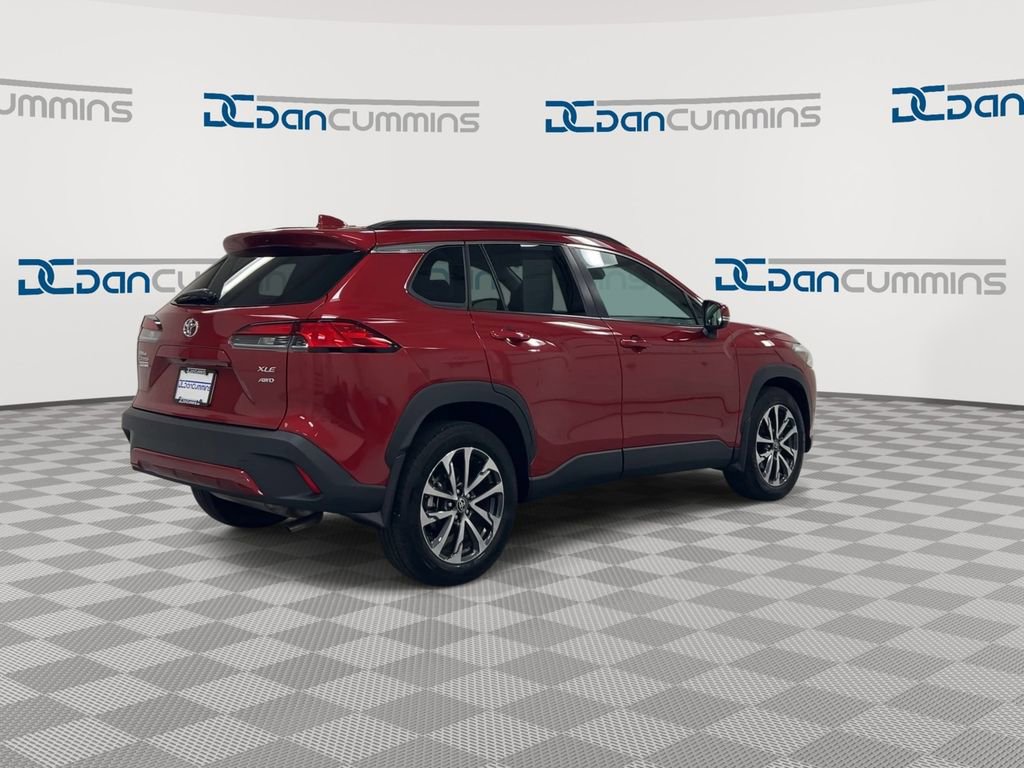 Used 2023 Toyota Corolla Cross XLE image 8