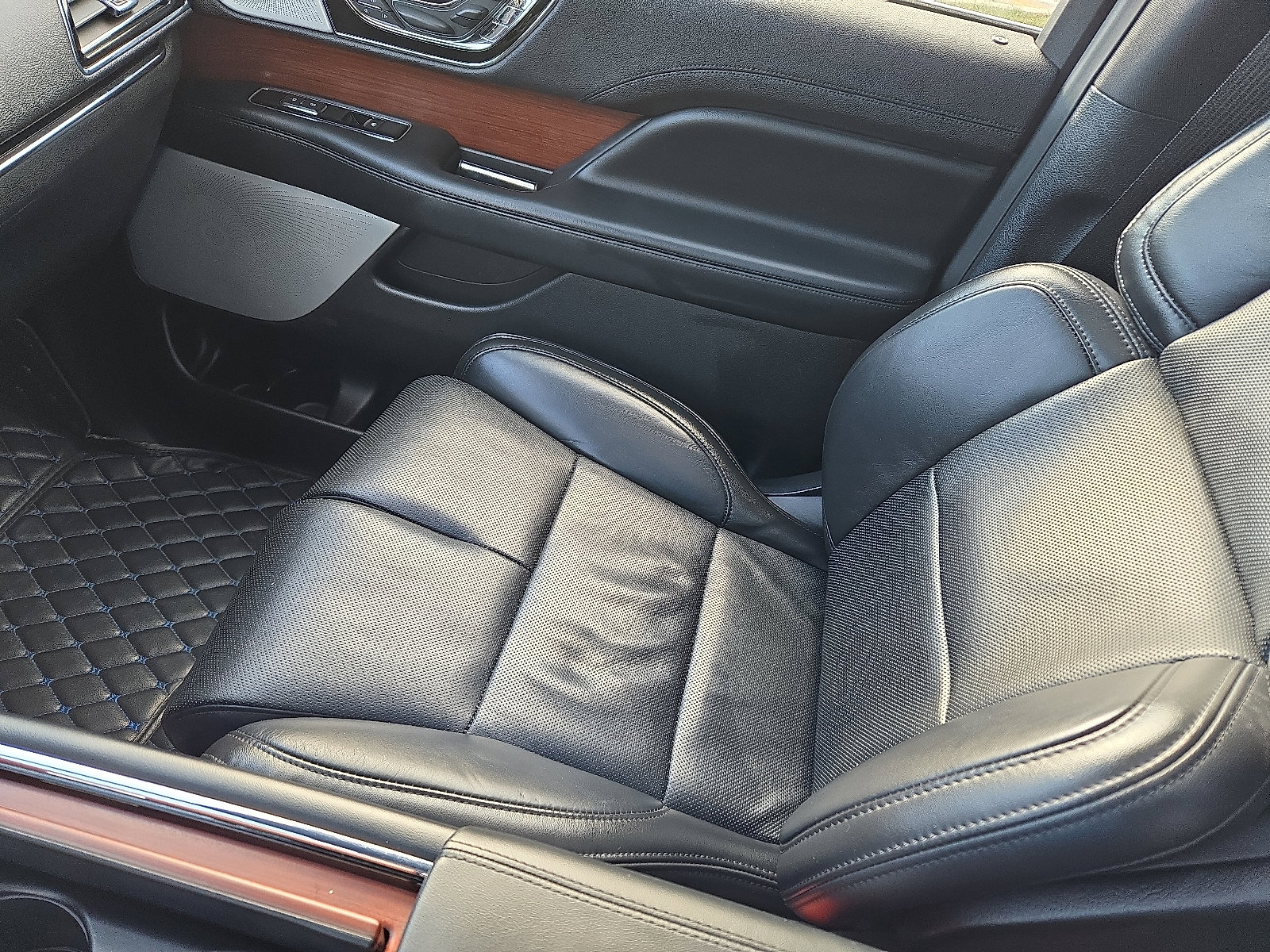 Used 2021 Lincoln Navigator Reserve w/ Luxury Package image 27