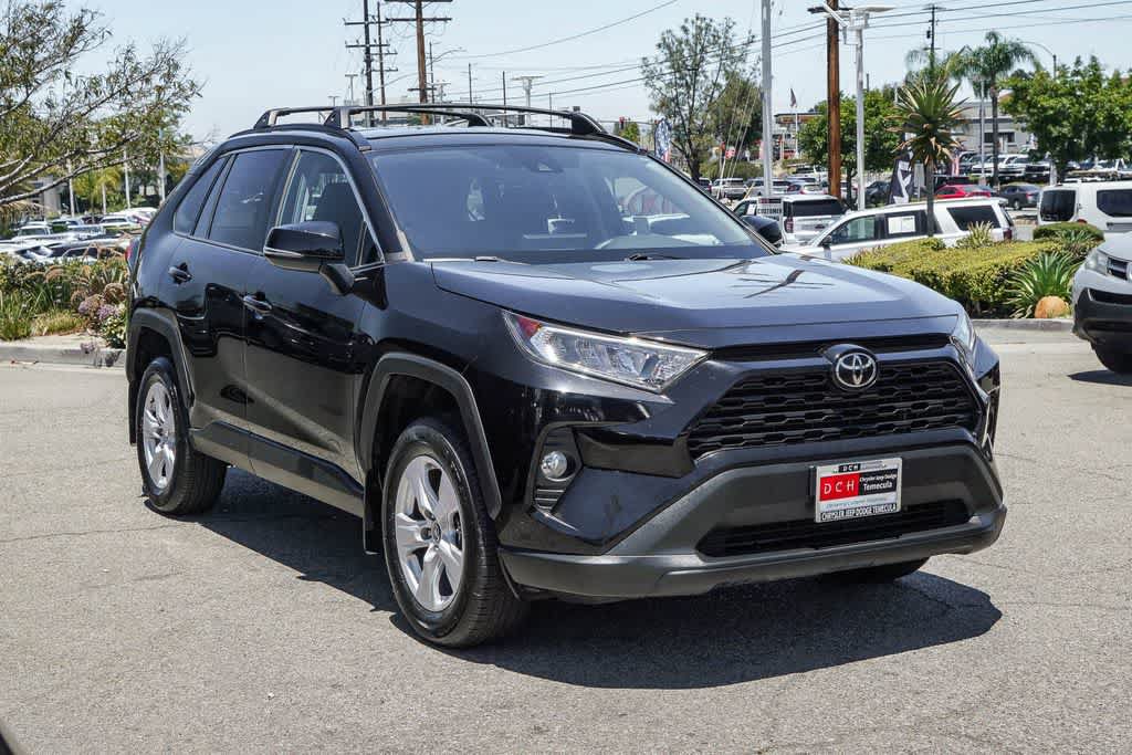 Used 2020 Toyota RAV4 XLE w/ Carpet Mat Package FWD image 3