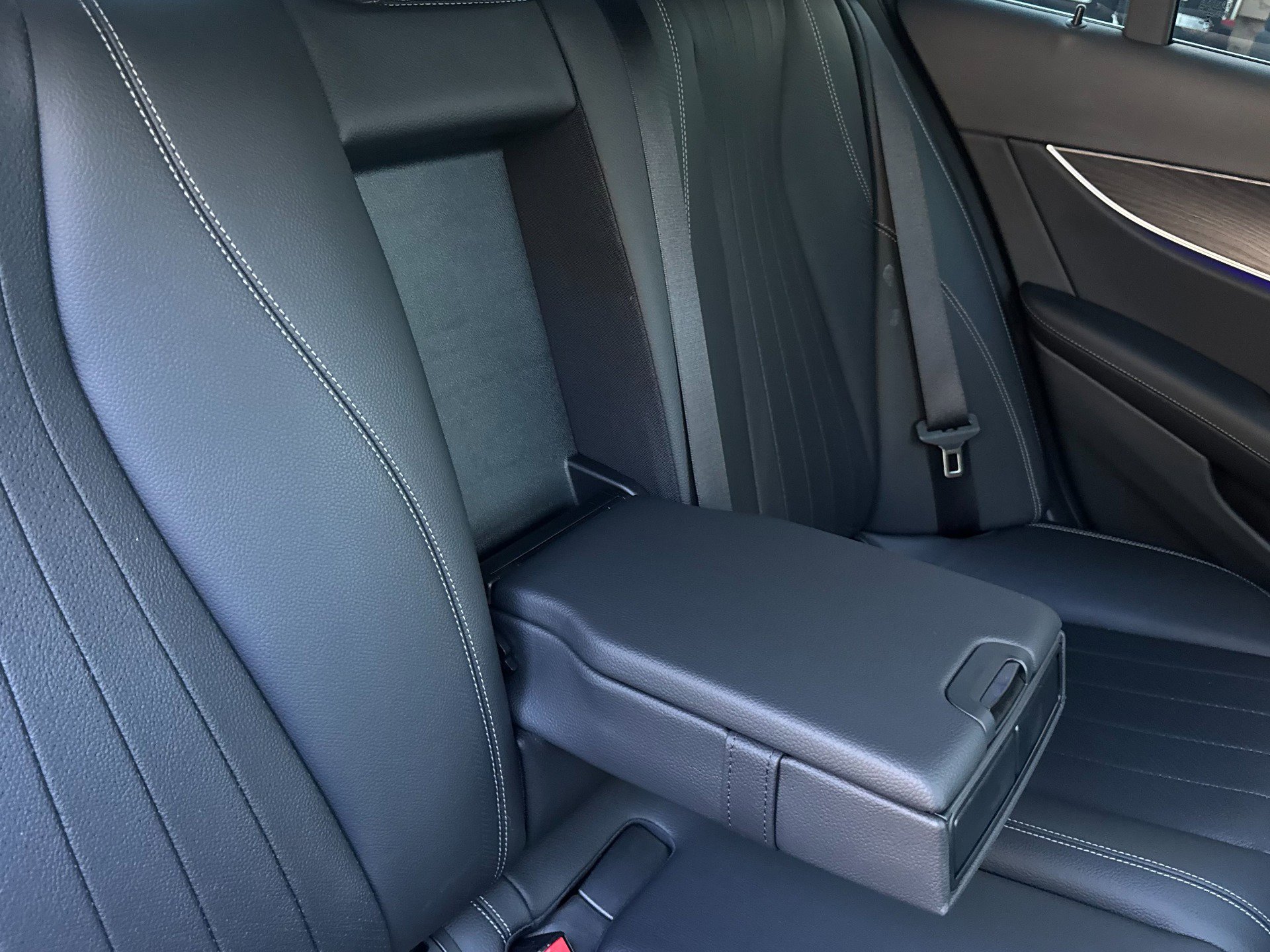 Used 2022 Mercedes-Benz E 350 Sedan image 43