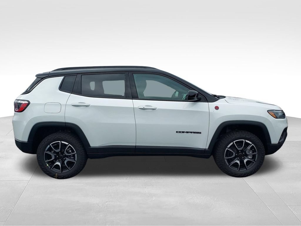 New 2026 Jeep Compass Trailhawk w/ Sun, Sound & Navigation Group AWD/4WD image 6