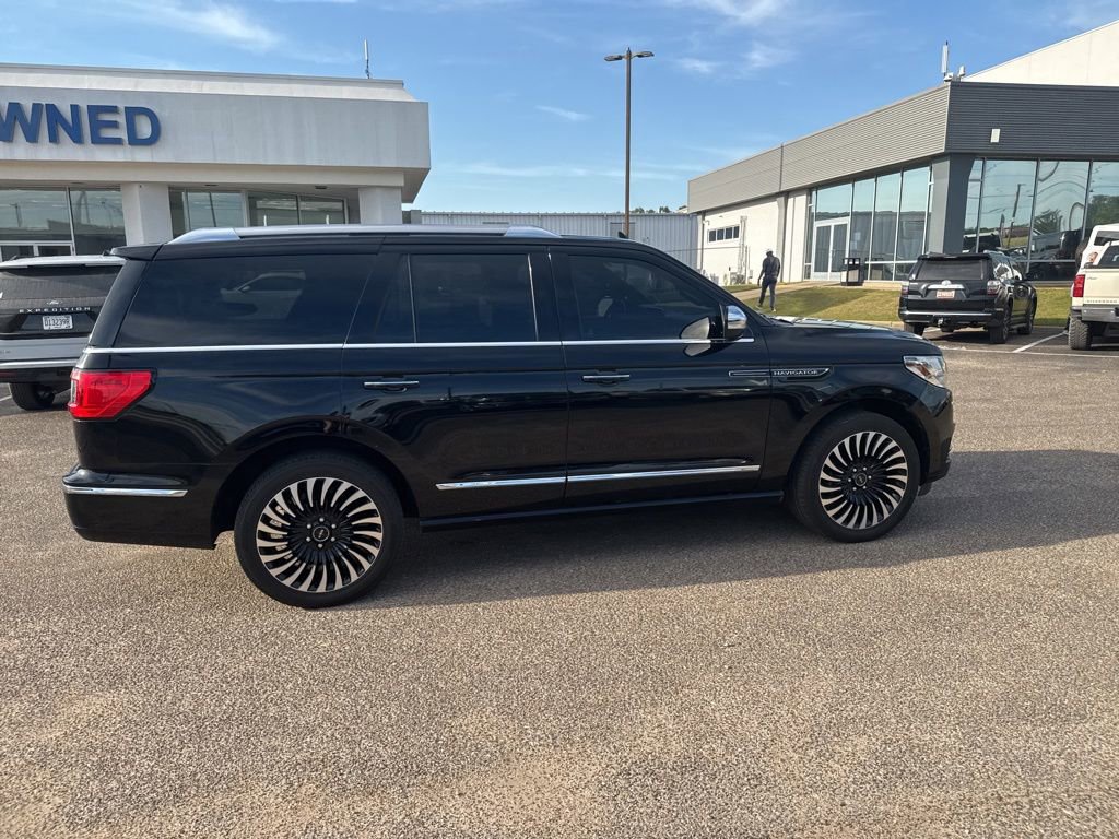 Used 2020 Lincoln Navigator Black Label w/ Cargo Convenience Package AWD/4WD image 18