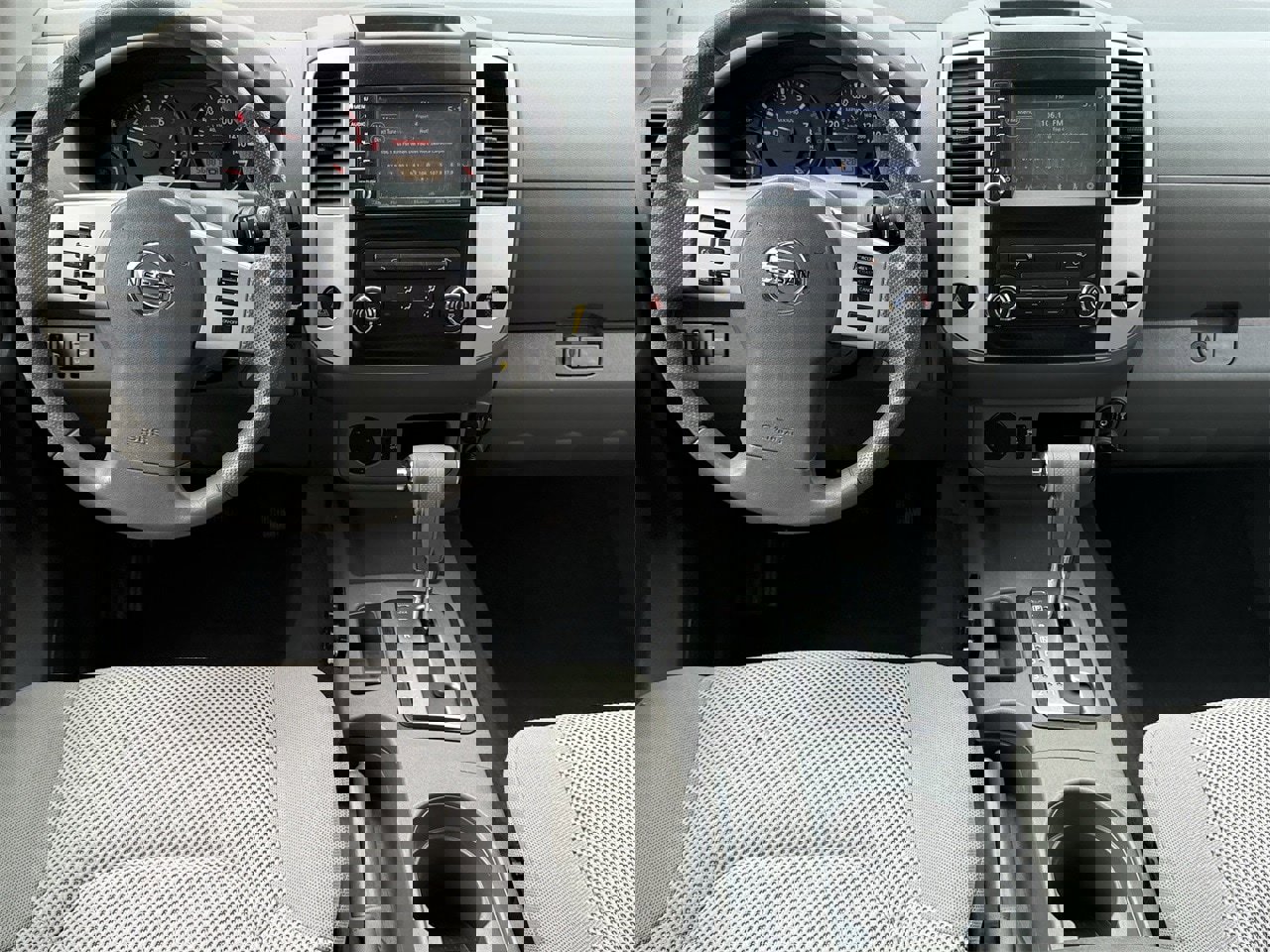 Used 2019 Nissan Frontier SV image 11