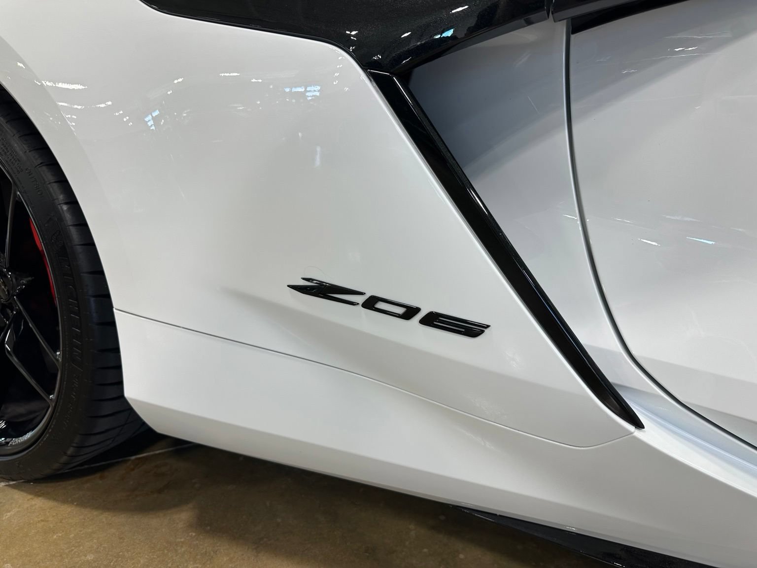 Used 2026 Chevrolet Corvette Z06 w/ Stealth Interior Trim Package RWD image 18