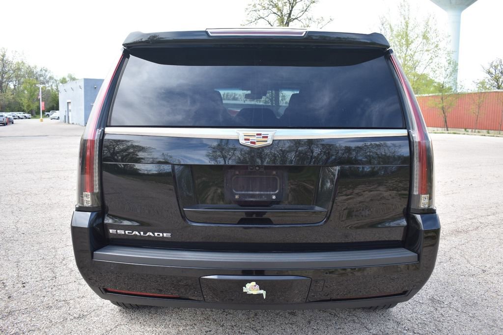 Used 2019 Cadillac Escalade Luxury AWD/4WD image 7