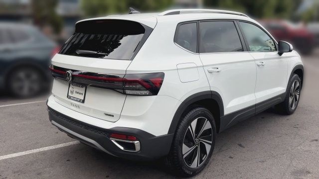 New 2026 Volkswagen Taos SE AWD/4WD image 8