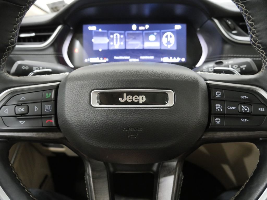 Used 2022 Jeep Grand Cherokee L Limited w/ Luxury Tech Group II AWD/4WD image 16