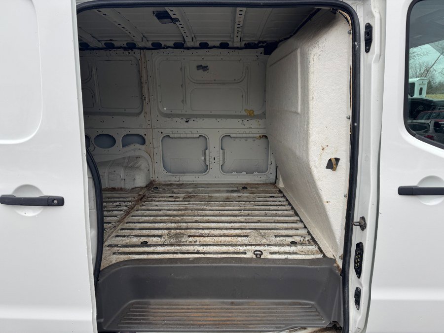 Used 2015 Nissan NV 2500 S image 17