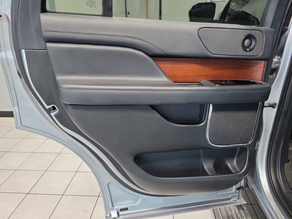 Used 2022 Lincoln Navigator Reserve image 33