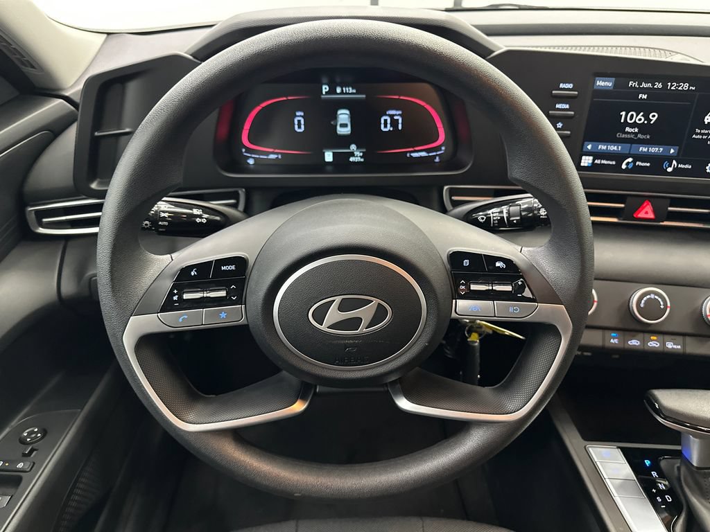 Used 2026 Hyundai Elantra SE w/ Cargo Package FWD image 22