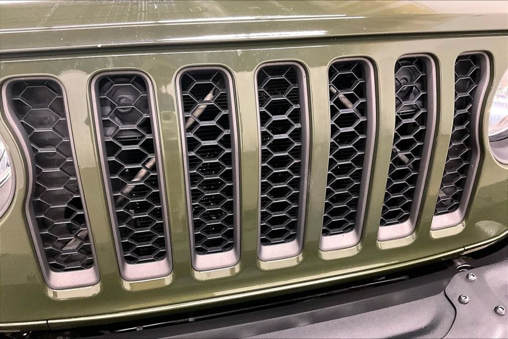 Used 2021 Jeep Gladiator Rubicon w/ Safety Group AWD/4WD image 32