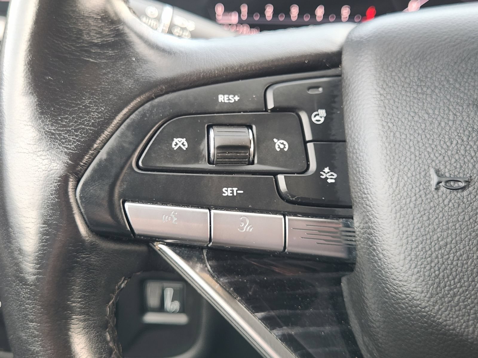 Used 2021 Cadillac Escalade Sport w/ LPO, ONYX Package AWD/4WD image 31