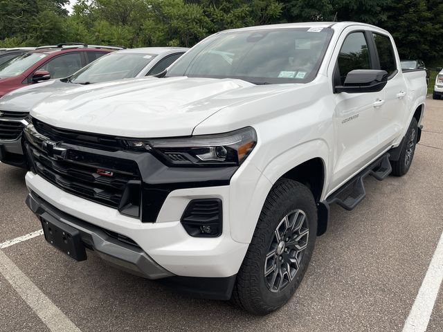 Used 2024 Chevrolet Colorado Z71 w/ Z71 Convenience Package 2 AWD/4WD image 2