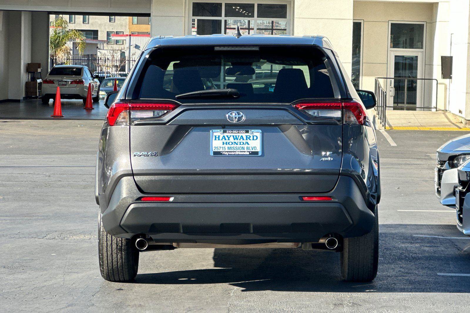 Used 2024 Toyota RAV4 LE image 4