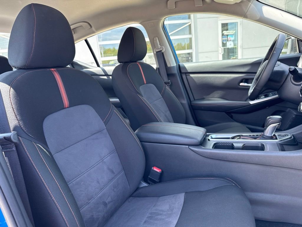 Used 2025 Nissan Sentra SR FWD image 41