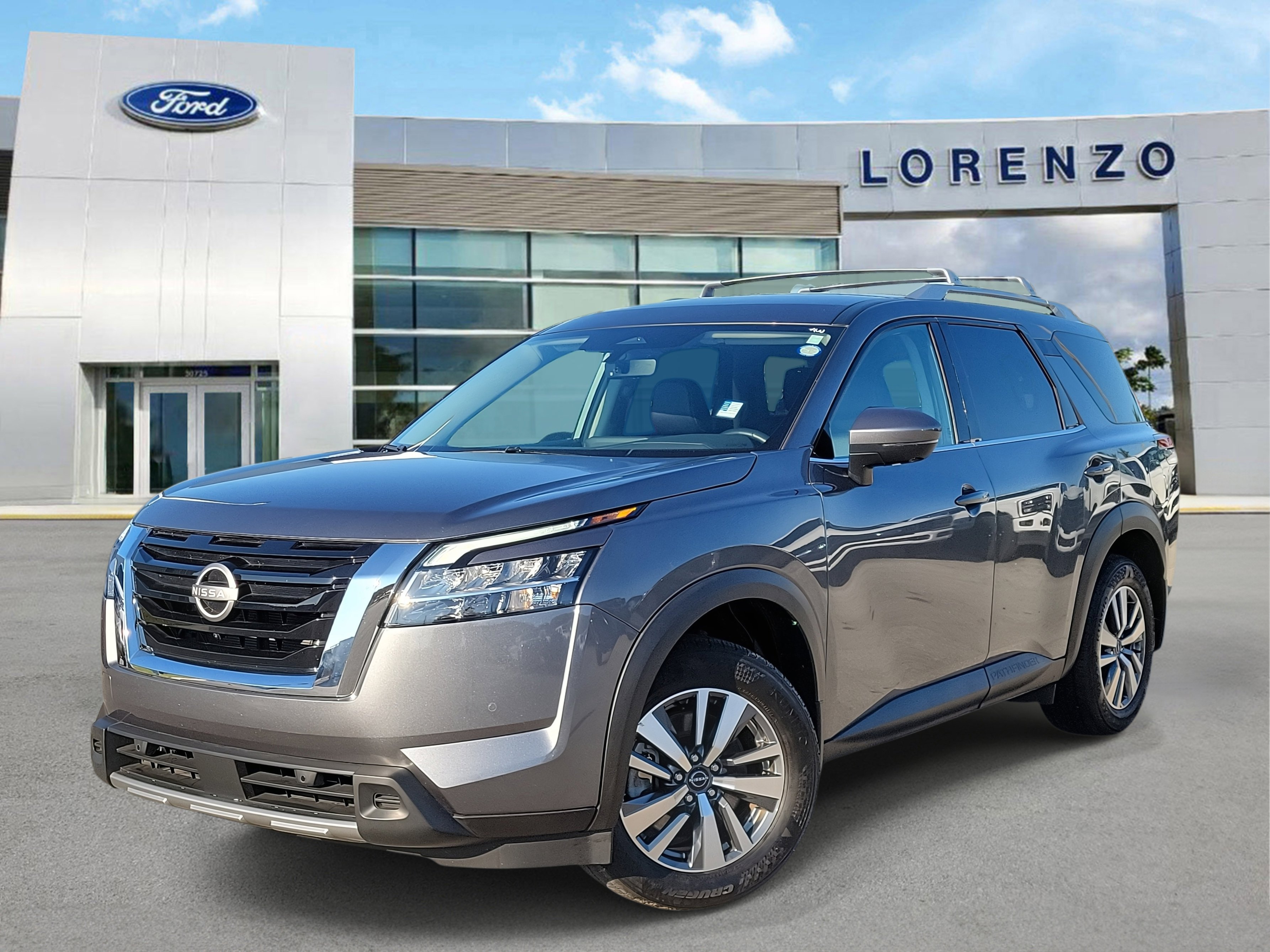 Used 2024 Nissan Pathfinder SL image 1
