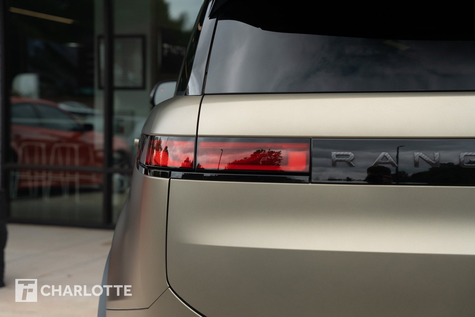 Used 2024 Land Rover Range Rover Sport SV Edition One Carbon Bronze image 15