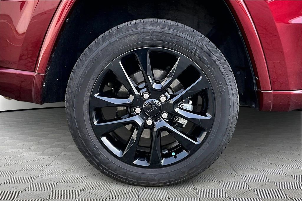 Used 2022 Jeep Grand Cherokee Laredo X image 34