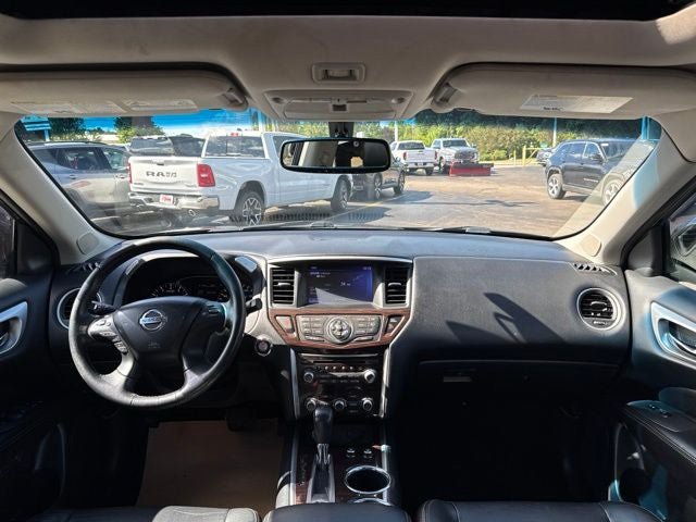 Used 2014 Nissan Pathfinder Platinum w/ Platinum Premium Package AWD/4WD image 30