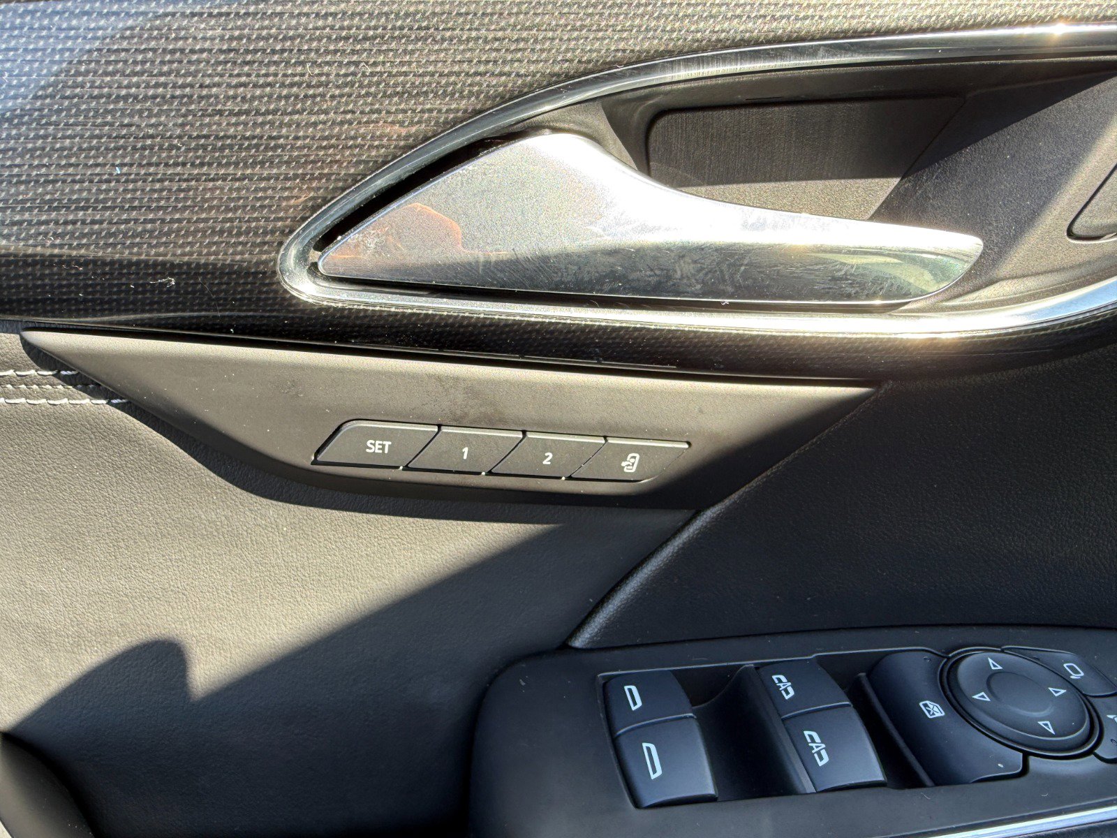 Used 2022 Buick Envision Essence w/ Technology Package II image 24