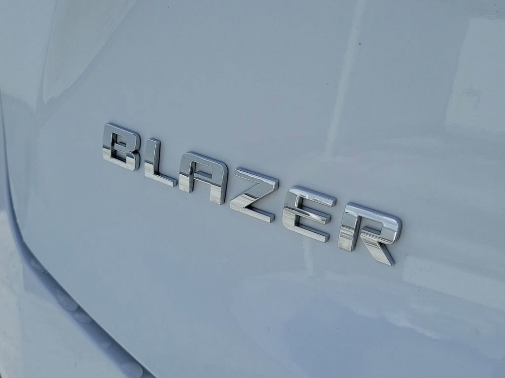Used 2024 Chevrolet Blazer LT FWD image 8