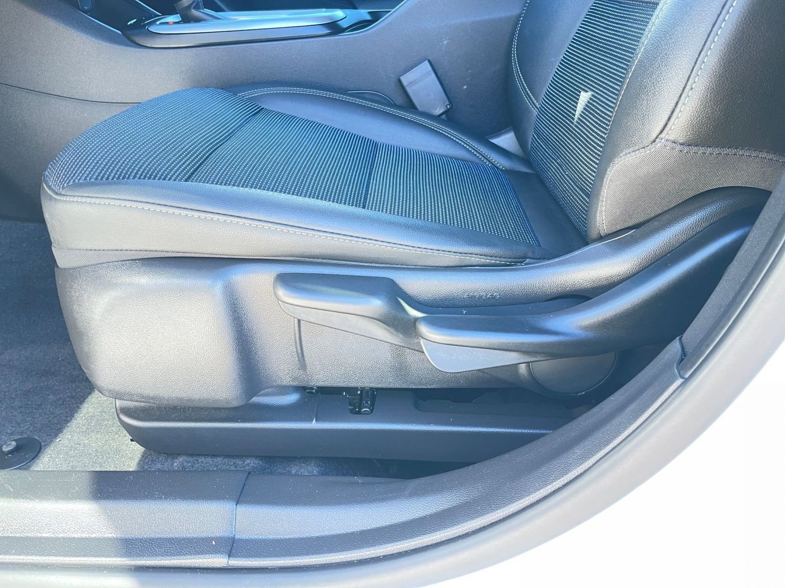 Used 2025 Buick Envista Preferred image 24