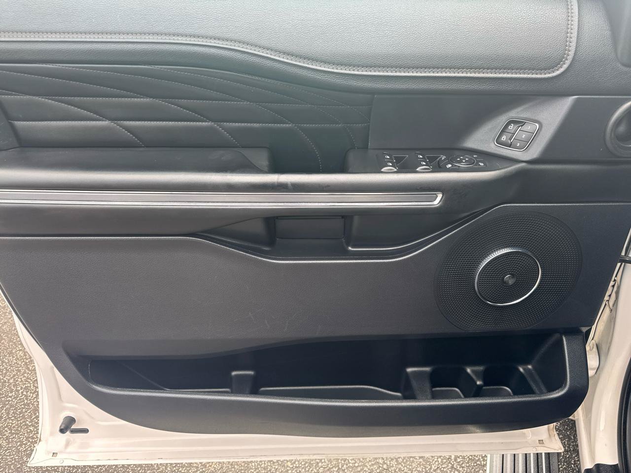 Used 2019 Ford Expedition Max Platinum RWD image 25
