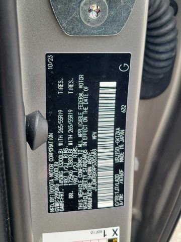 Used 2023 Lexus GX 460 Luxury w/ Accessory Package image 34