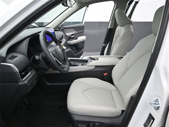 New 2026 Toyota Grand Highlander XLE image 12