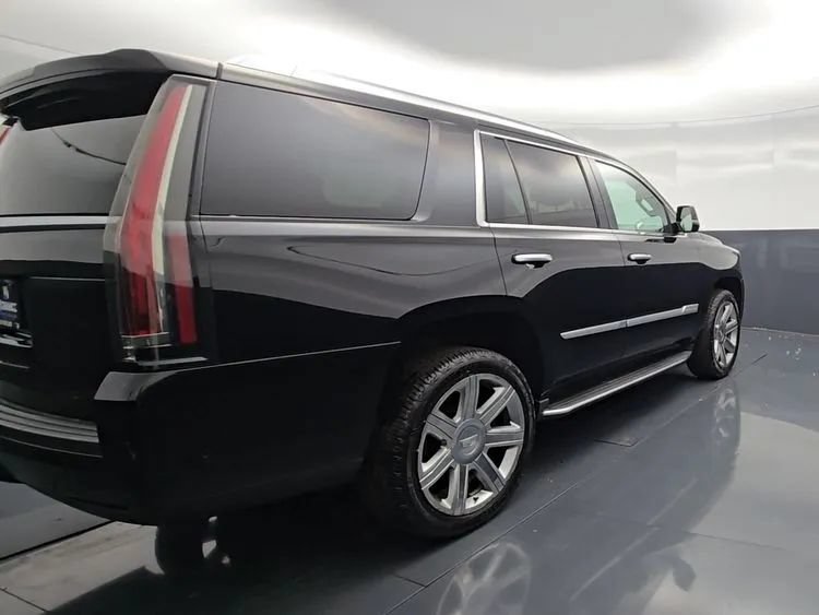 Used 2019 Cadillac Escalade Luxury AWD/4WD image 7