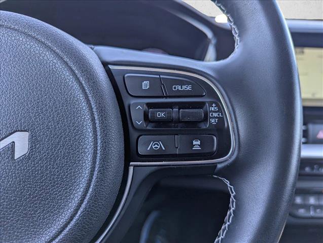 Used 2022 Kia Niro EX image 14