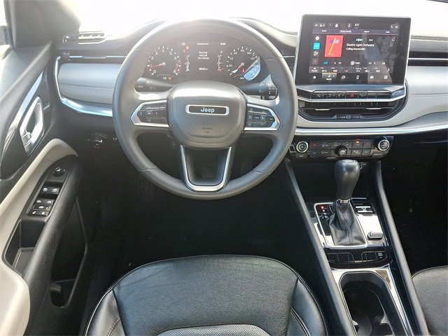 Used 2023 Jeep Compass Limited image 11