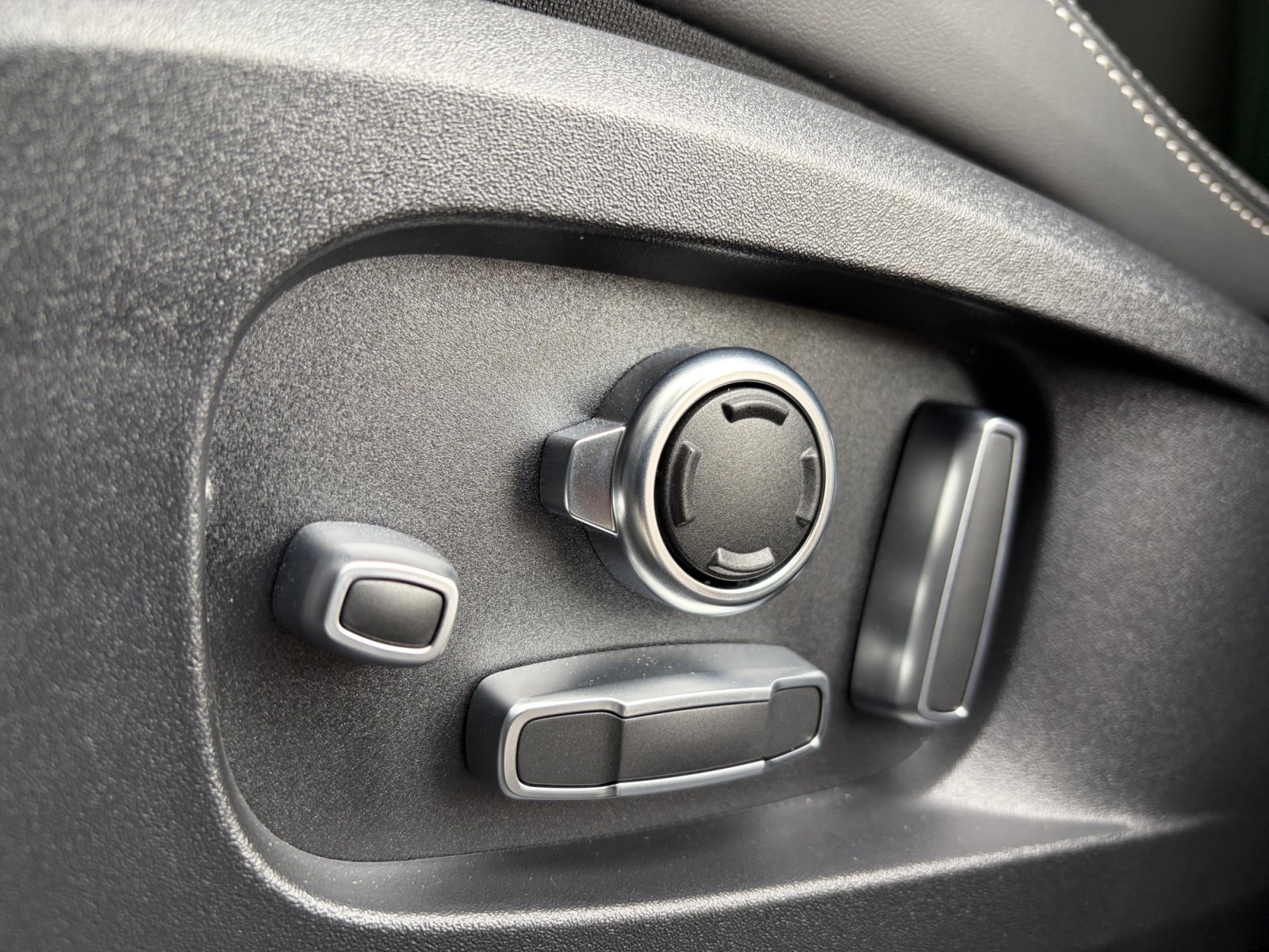 New 2026 Jaguar F-PACE R-Dynamic S AWD/4WD image 14