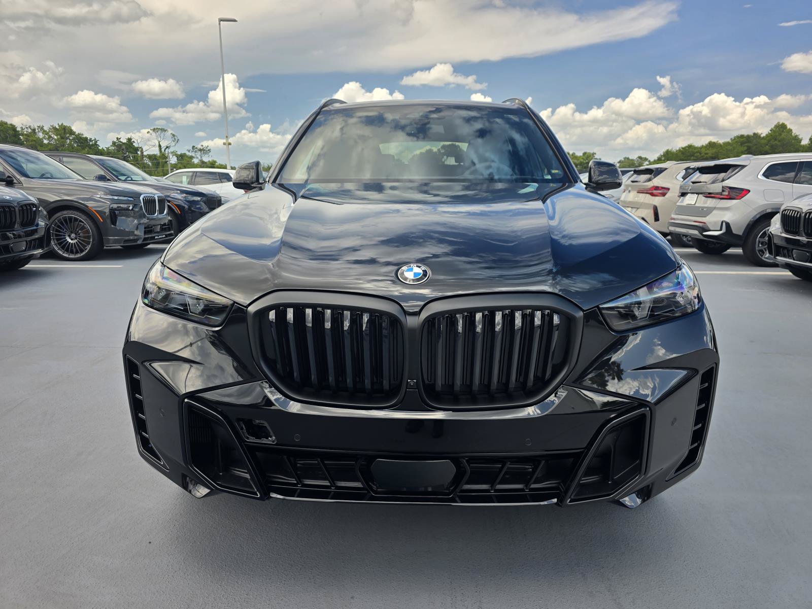 New 2026 BMW X5 sDrive40i w/ M Sport Package RWD image 2
