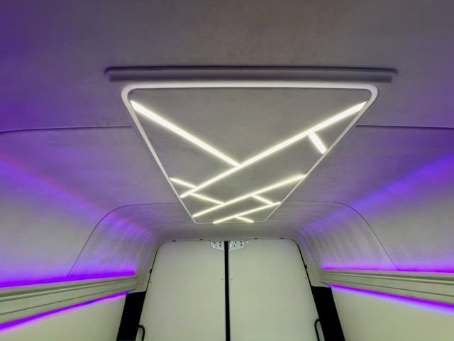 Used 2023 Mercedes-Benz Sprinter 2500 image 12