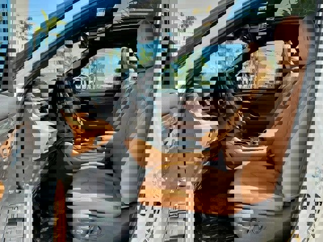 Used 2025 Toyota Highlander Platinum image 8