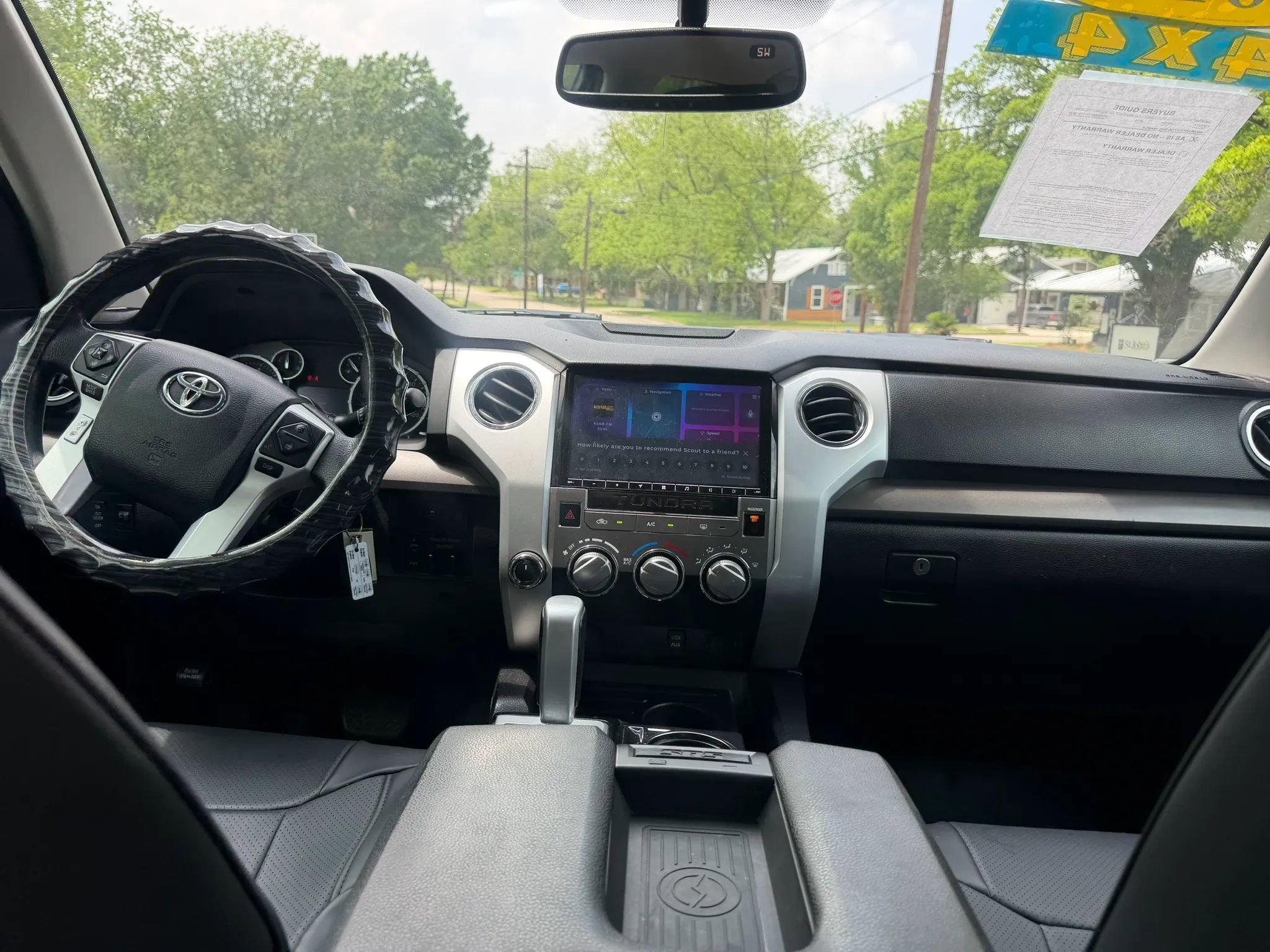 Used 2016 Toyota Tundra SR5 w/ SR5 Upgrade Package AWD/4WD image 12