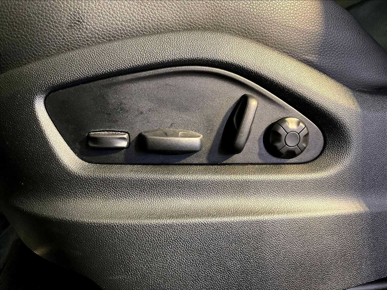 Certified 2024 Porsche Cayenne AWD/4WD image 39