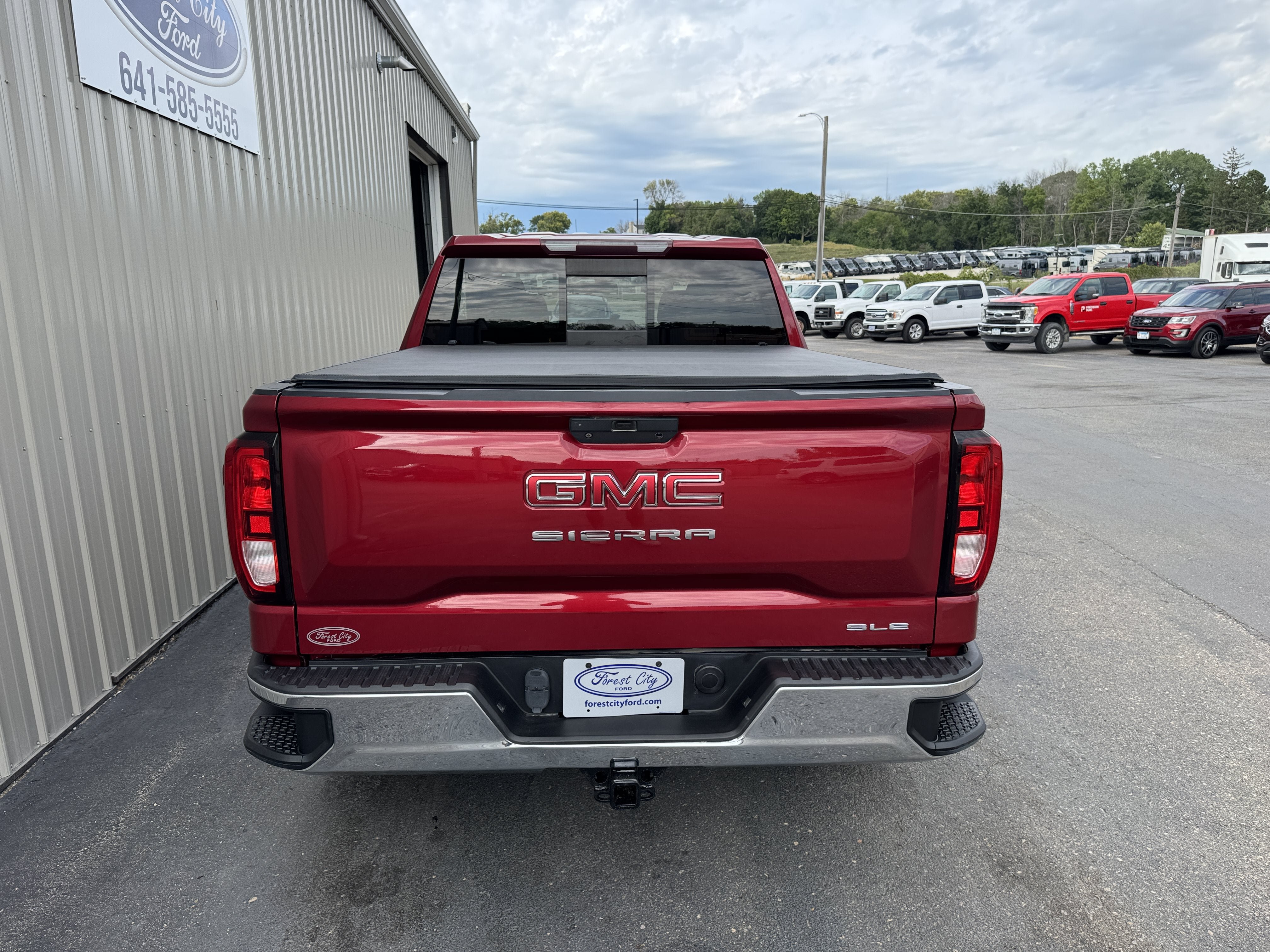 Used 2019 GMC Sierra 1500 SLE w/ SLE Value Package AWD/4WD image 4