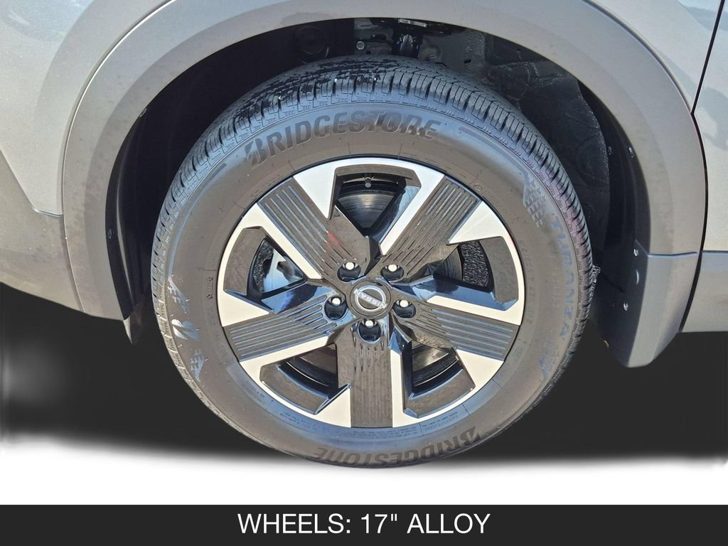 Certified 2025 Nissan Kicks SR FWD image 11