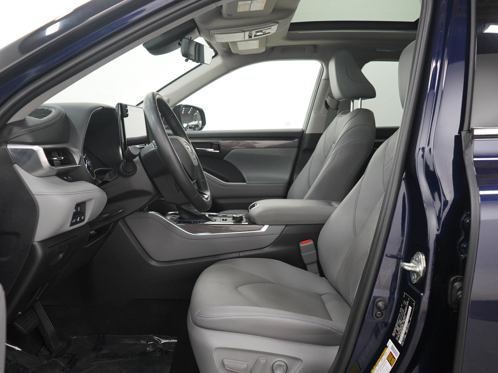 Used 2020 Toyota Highlander Platinum AWD/4WD image 26