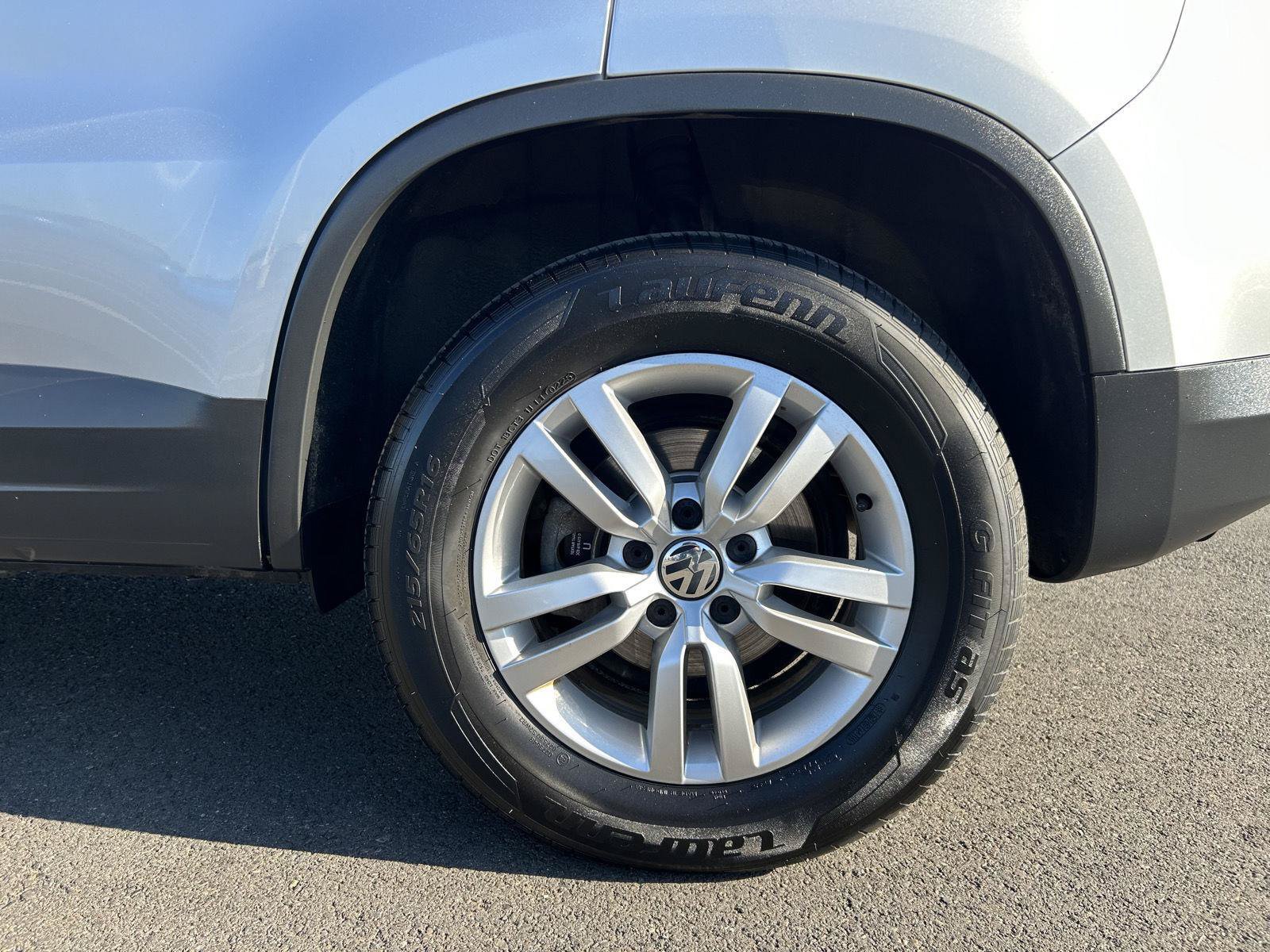 Used 2014 Volkswagen Tiguan S AWD/4WD image 9